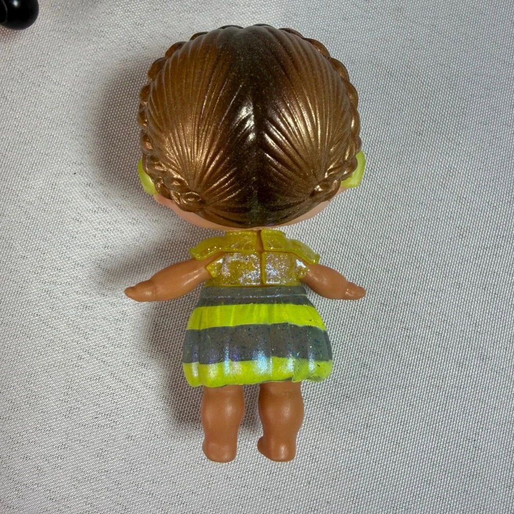LOL Surprise‎ Doll 2022 MGA Bhaddie Neon Yellow Gold Glitter with Case Ball DJ